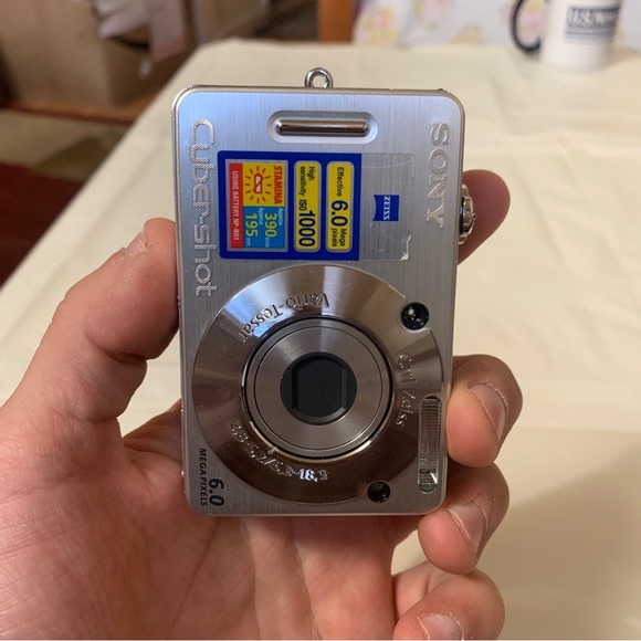 Sony Cyber-shot DSC-W50 6.0 MP Digital Camera - Silver - Picture 9 of 13